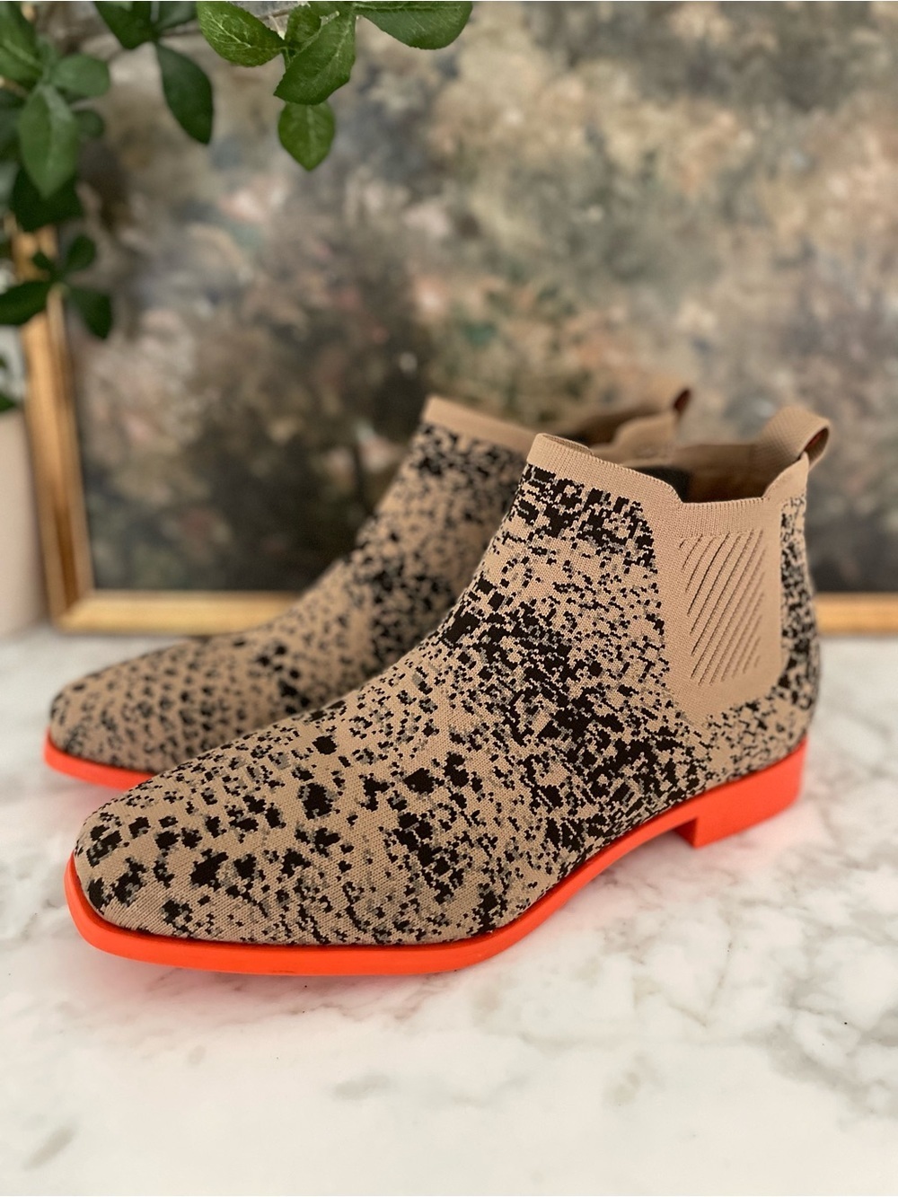 VIVAIA Ryan Pro Chelsea Boots Snake Beige Tan Orange Fall Color Size 9.5